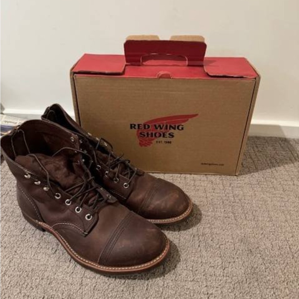 Redwing Iron Ranger size 9.5 Amber boots like NEW!